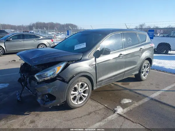 1FMCU0G91HUB09024 2017 FORD ESCAPE - Image 2