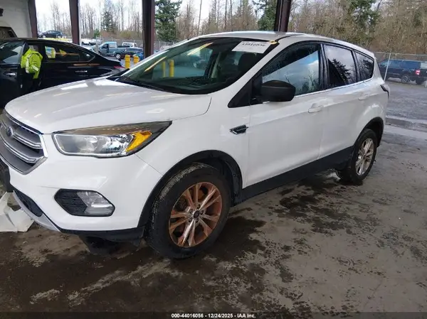1FMCU0G91HUB82149 2017 FORD ESCAPE - Image 2