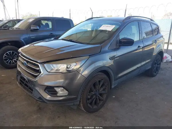 1FMCU0G91HUC11259 2017 FORD ESCAPE - Image 2