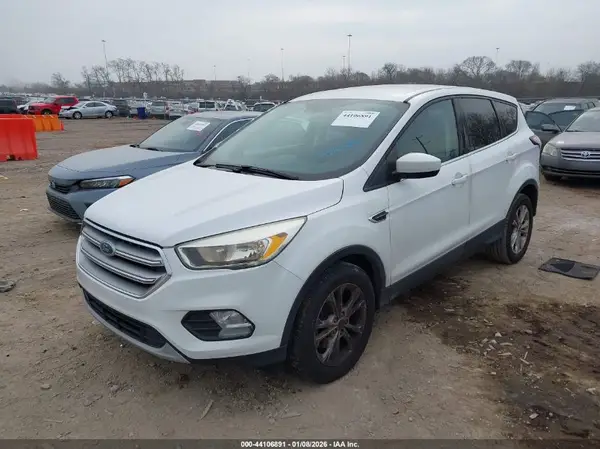 1FMCU0G91HUC97172 2017 FORD ESCAPE - Image 2