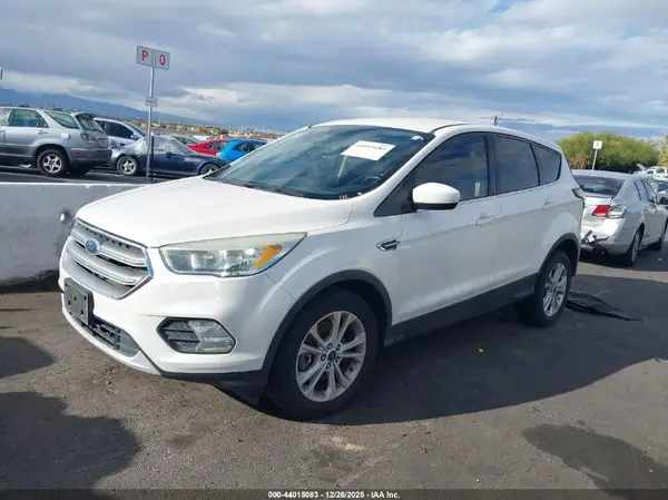 1FMCU0G91HUD20546 2017 FORD ESCAPE - Image 2