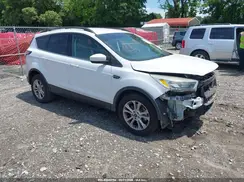 1FMCU0G91JUB49349 2018 FORD ESCAPE