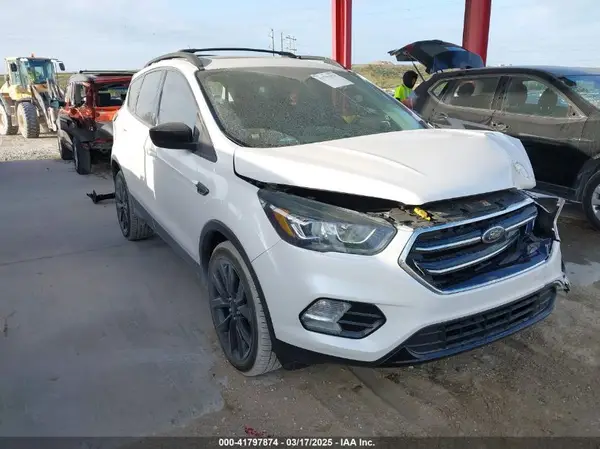 1FMCU0G93HUB01510 2017 FORD ESCAPE - Image 1