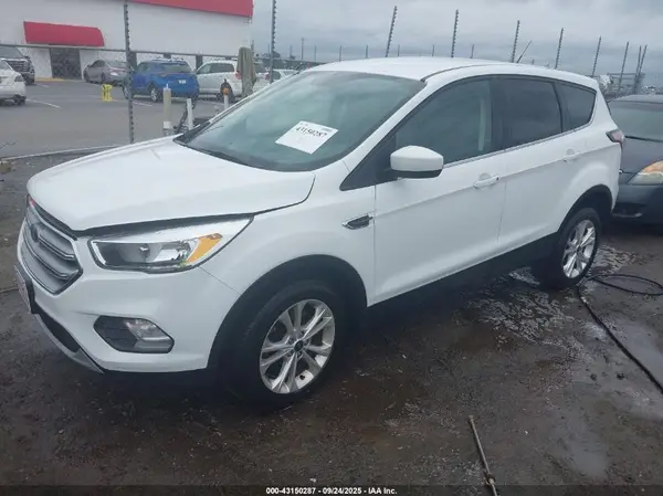 1FMCU0G93HUB04388 2017 FORD ESCAPE - Image 2