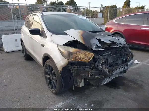 1FMCU0G93HUB44311 2017 FORD ESCAPE - Image 1