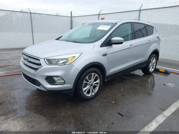 1FMCU0G93HUD67044 2017 FORD ESCAPE - Image 2
