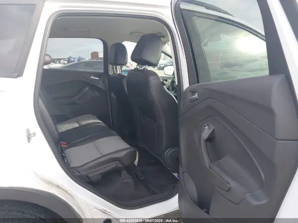 1FMCU0G93HUF06332 2017 FORD ESCAPE - Image 8