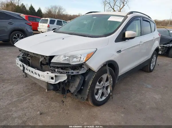 1FMCU0G94GUA44667 2016 FORD ESCAPE - Image 2