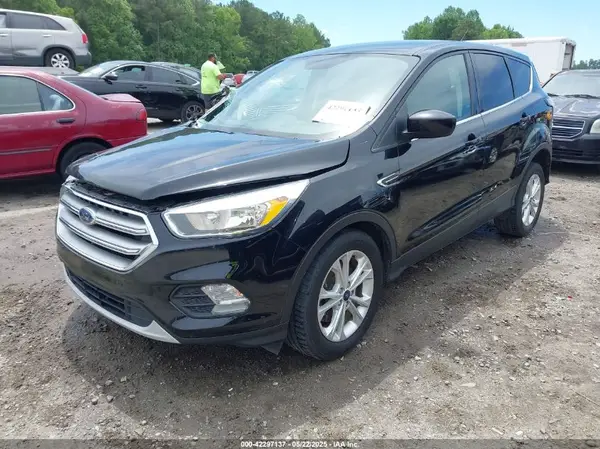 1FMCU0G94HUB67886 2017 FORD ESCAPE - Image 2