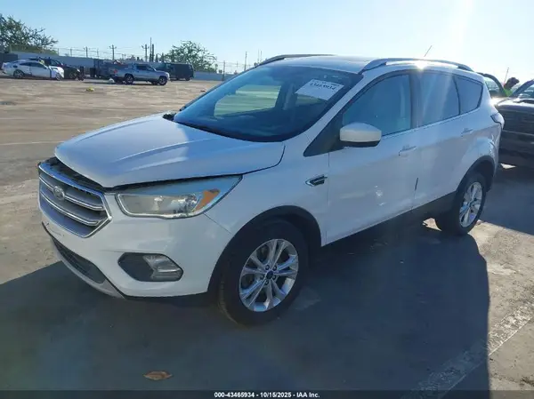 1FMCU0G94HUC53585 2017 FORD ESCAPE - Image 2