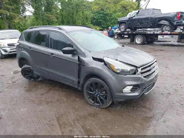 1FMCU0G94HUF10597 2017 FORD ESCAPE - Image 1