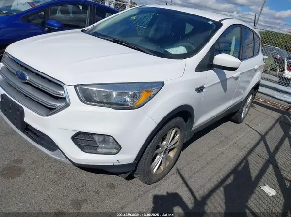 1FMCU0G95HUB91162 2017 FORD ESCAPE - Image 2