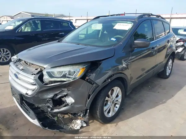 1FMCU0G95HUC00555 2017 FORD ESCAPE - Image 2