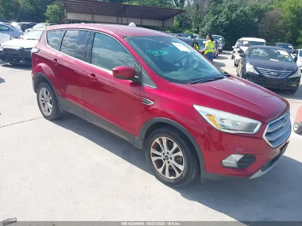 1FMCU0G95HUC12804 2017 FORD ESCAPE - Image 1