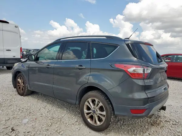 1FMCU0G97HUA00213 2017 FORD ESCAPE - Image 2