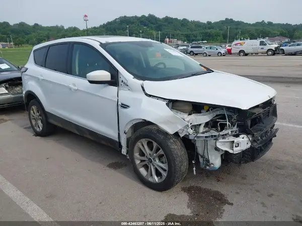 1FMCU0G97HUA29033 2017 FORD ESCAPE - Image 1