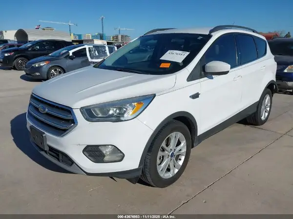 1FMCU0G97HUB79627 2017 FORD ESCAPE - Image 2