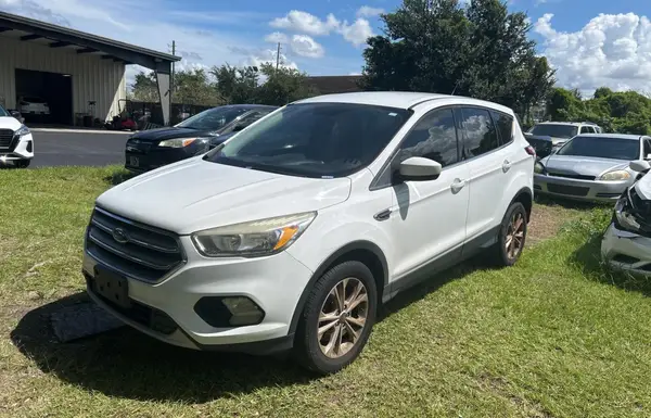 1FMCU0G97HUE84609 2017 FORD ESCAPE - Image 2