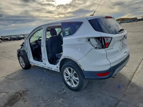 1FMCU0G97JUB47153 2018 FORD ESCAPE - Image 2