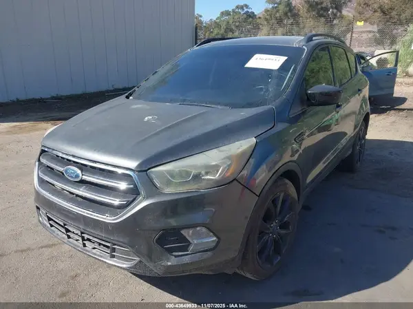1FMCU0G98HUE24063 2017 FORD ESCAPE - Image 2