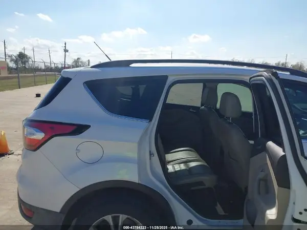 1FMCU0G98HUE71352 2017 FORD ESCAPE - Image 8