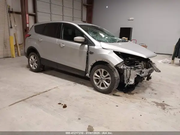 1FMCU0G98KUB33781 2019 FORD ESCAPE - Image 1