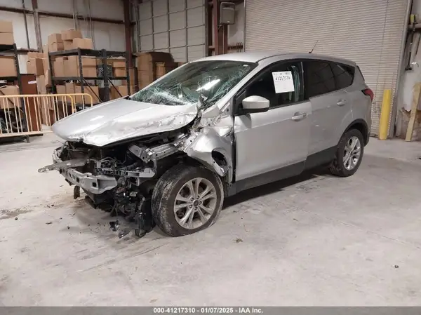 1FMCU0G98KUB33781 2019 FORD ESCAPE - Image 2