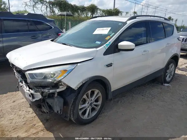 1FMCU0G99HUA13576 2017 FORD ESCAPE - Image 2