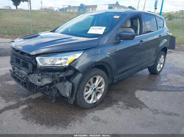 1FMCU0G99HUB62554 2017 FORD ESCAPE - Image 2