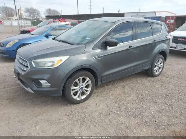 1FMCU0G99HUB67902 2017 FORD ESCAPE - Image 2
