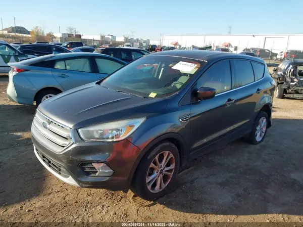 1FMCU0G99HUC29007 2017 FORD ESCAPE - Image 2