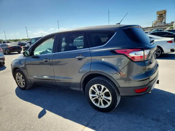 1FMCU0G99HUC37236 2017 FORD ESCAPE - Image 2