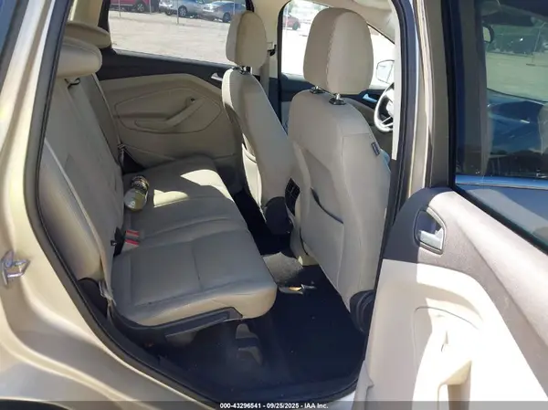 1FMCU0G99HUC72732 2017 FORD ESCAPE - Image 8