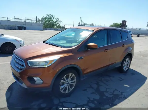 1FMCU0G99HUC89174 2017 FORD ESCAPE - Image 2