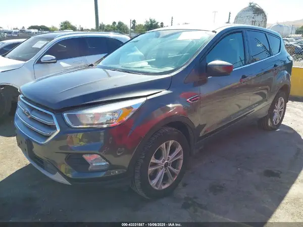 1FMCU0G99HUD94510 2017 FORD ESCAPE - Image 2