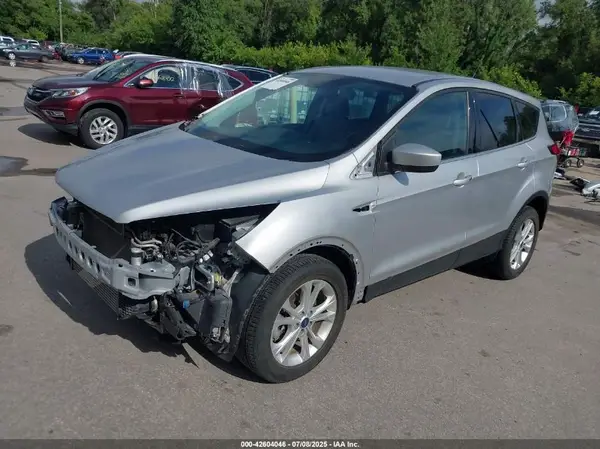 1FMCU0G99KUA72702 2019 FORD ESCAPE - Image 2