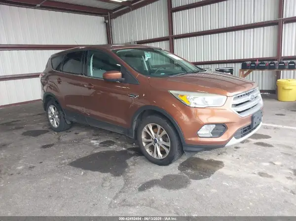 1FMCU0GD0HUA52349 2017 FORD ESCAPE - Image 1