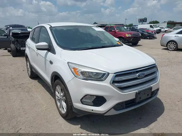 1FMCU0GD0HUB15207 2017 FORD ESCAPE - Image 1