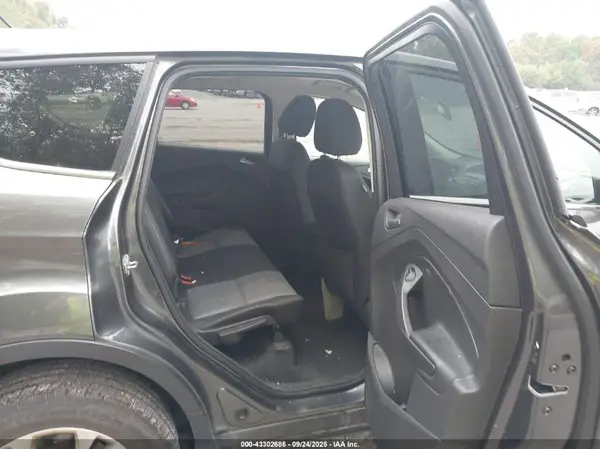 1FMCU0GD0HUB39894 2017 FORD ESCAPE - Image 8
