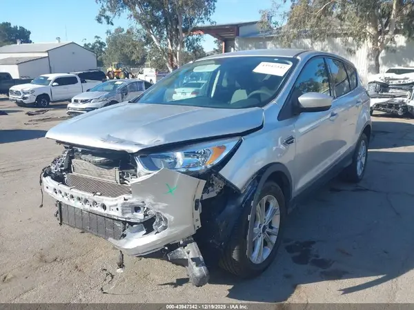1FMCU0GD0HUB44352 2017 FORD ESCAPE - Image 2