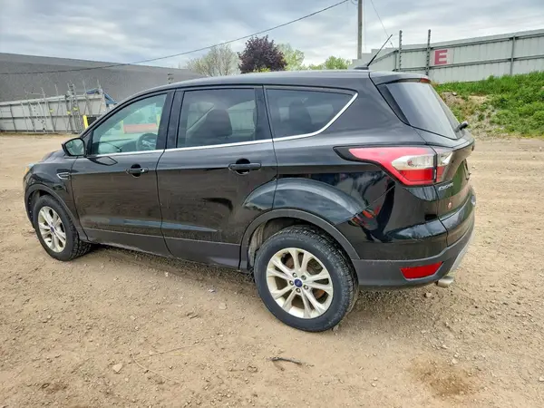 1FMCU0GD0HUB88108 2017 FORD ESCAPE - Image 2