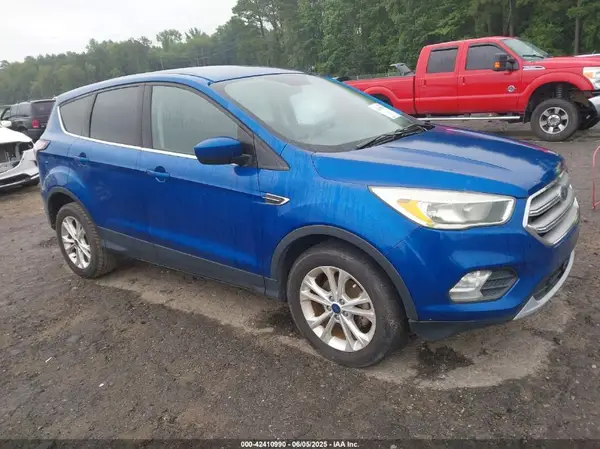 1FMCU0GD0HUD03757 2017 FORD ESCAPE - Image 1