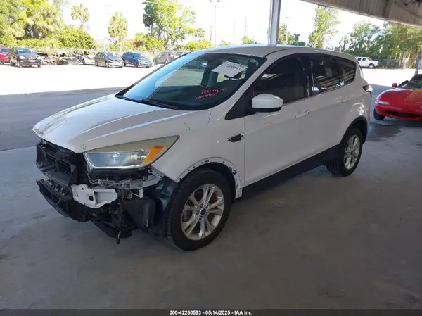 1FMCU0GD0HUD13057 2017 FORD ESCAPE - Image 2