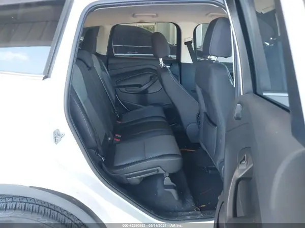 1FMCU0GD0HUD13057 2017 FORD ESCAPE - Image 8
