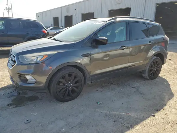 1FMCU0GD0HUD15844 2017 FORD ESCAPE - Image 1