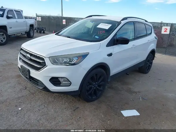 1FMCU0GD0HUD18422 2017 FORD ESCAPE - Image 2
