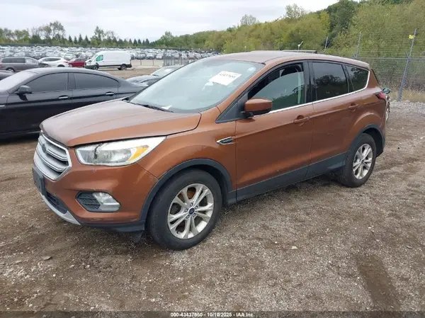 1FMCU0GD0HUD25418 2017 FORD ESCAPE - Image 2