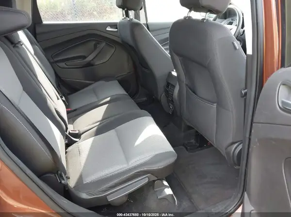 1FMCU0GD0HUD25418 2017 FORD ESCAPE - Image 8