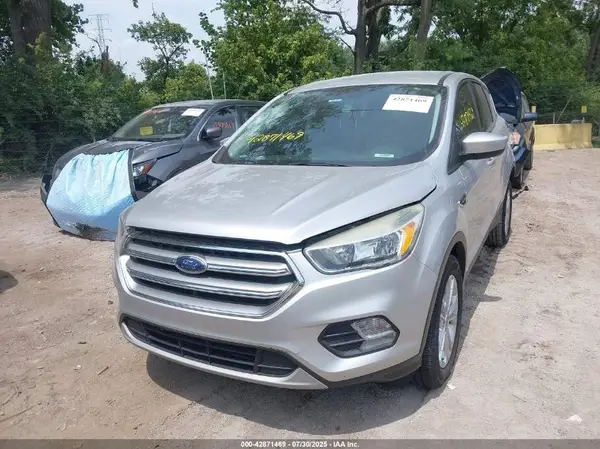 1FMCU0GD0HUD38976 2017 FORD ESCAPE - Image 2