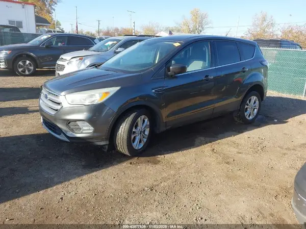 1FMCU0GD0HUD45099 2017 FORD ESCAPE - Image 2